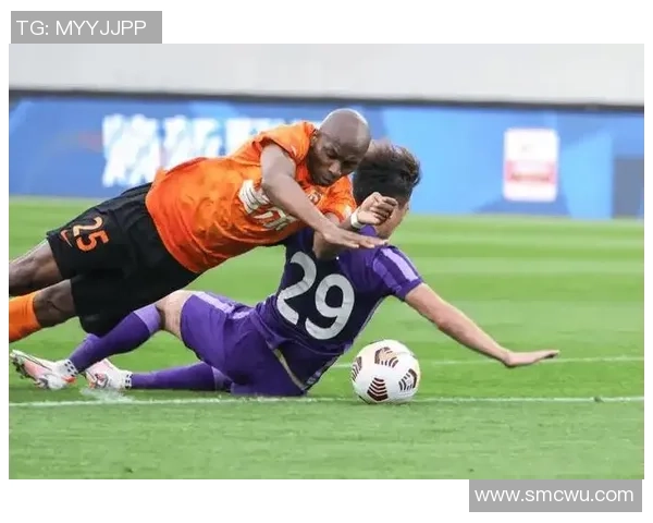 足球明星因场外冲突与他人发生激烈争执引发媒体热议与球迷关注